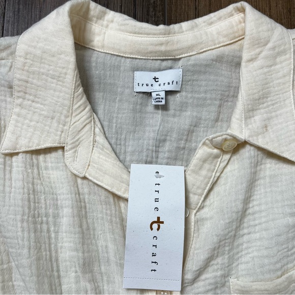 NWT Soft Yellow True Craft Sleeveless Button Down Tank - Picture 3 of 3